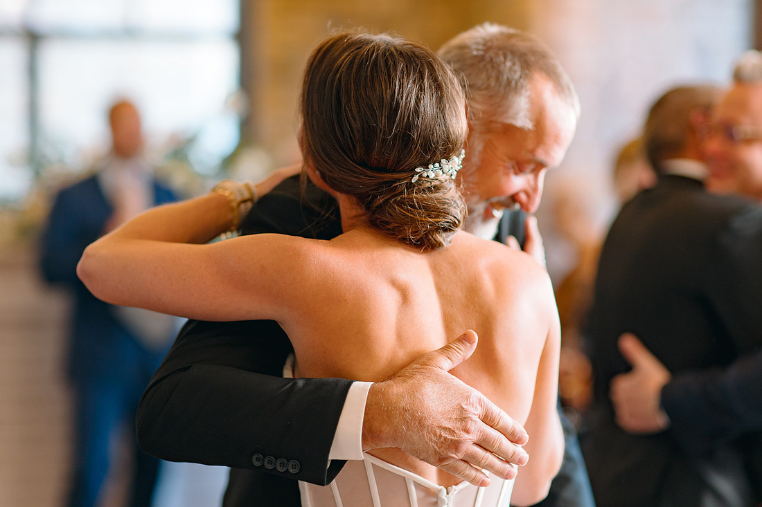 HewingHotelMPLSWeddingPhotographer-39