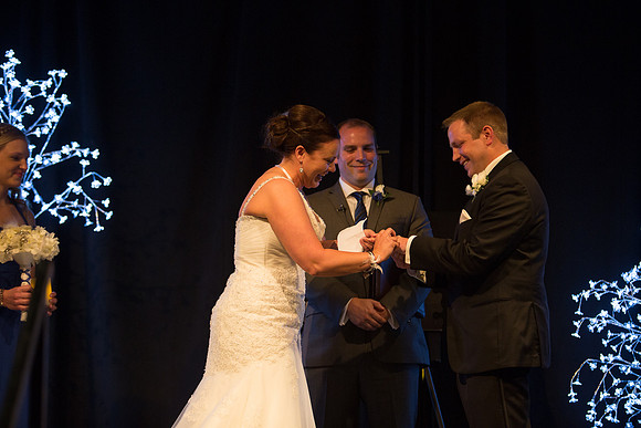 ChanhassenDinnerTheaterWeddingPhotographer_40