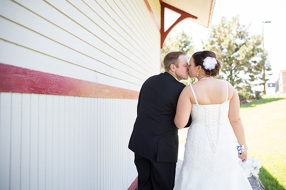 ChanhassenDinnerTheaterWeddingPhotographer_36