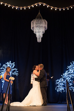 ChanhassenDinnerTheaterWeddingPhotographer_42