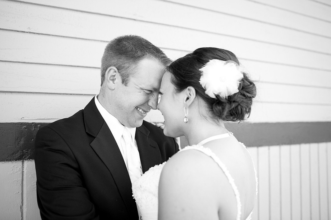 ChanhassenDinnerTheaterWeddingPhotographer_28