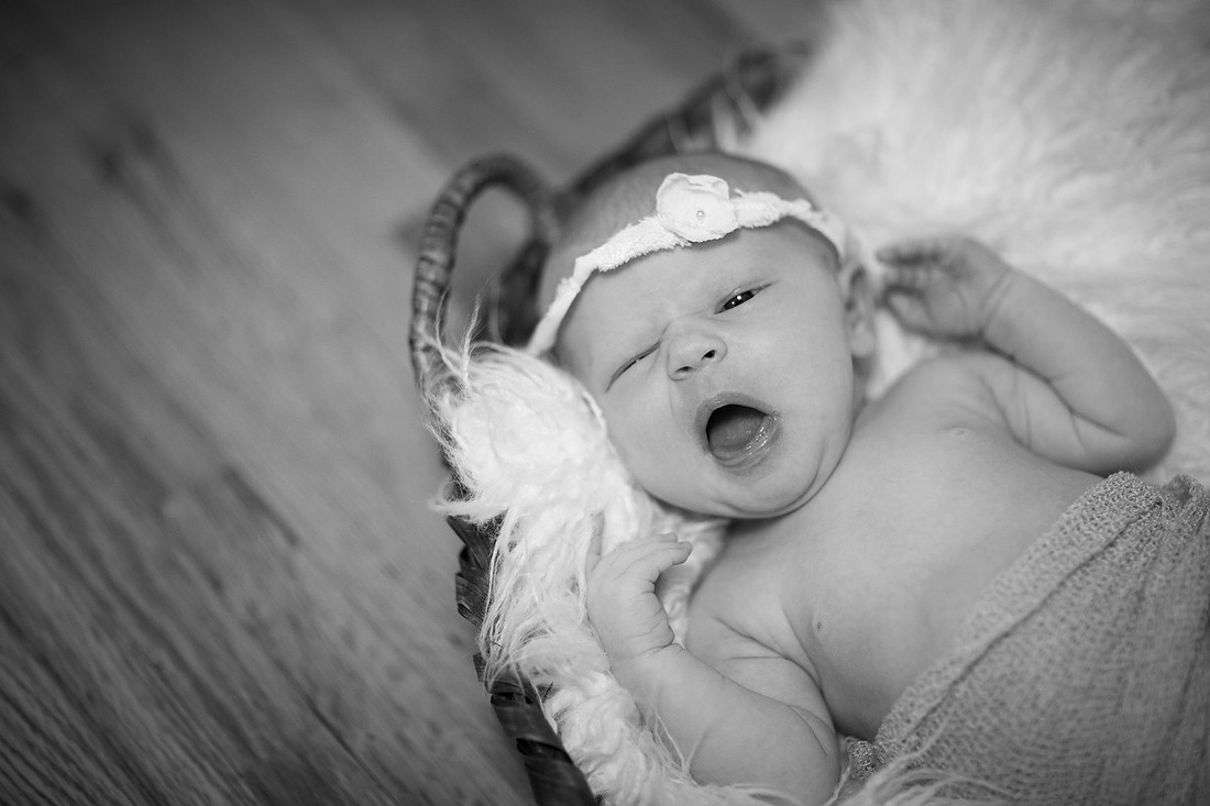 MNLifestyleNewbornPhotographer_27