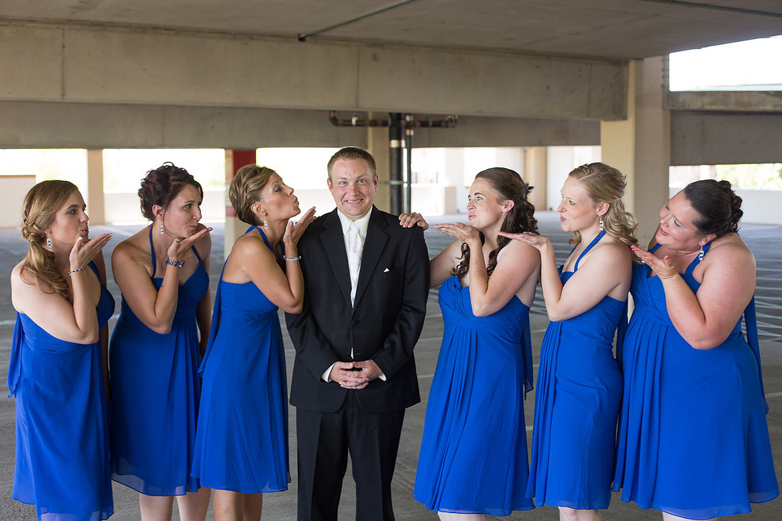 ChanhassenDinnerTheaterWeddingPhotographer_19